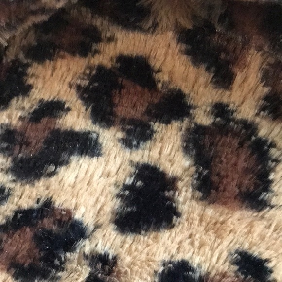 Leopard Infinity Scarf - Picture 3 of 3